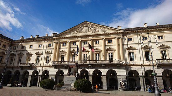 Piazza Emile Chanoux